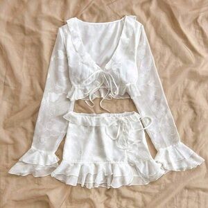 Size medium White Floral Lace Two-Piece Set